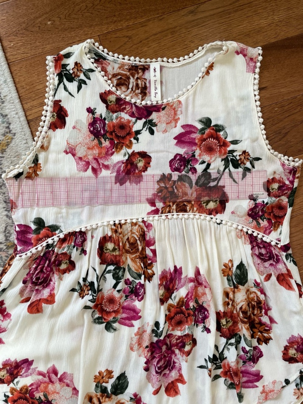 Floral Sleeveless Peplum Top - Picture 3 of 4
